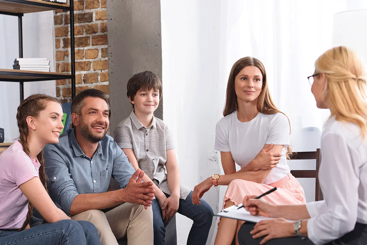 How a Family Therapist Can Help Improve Relationships